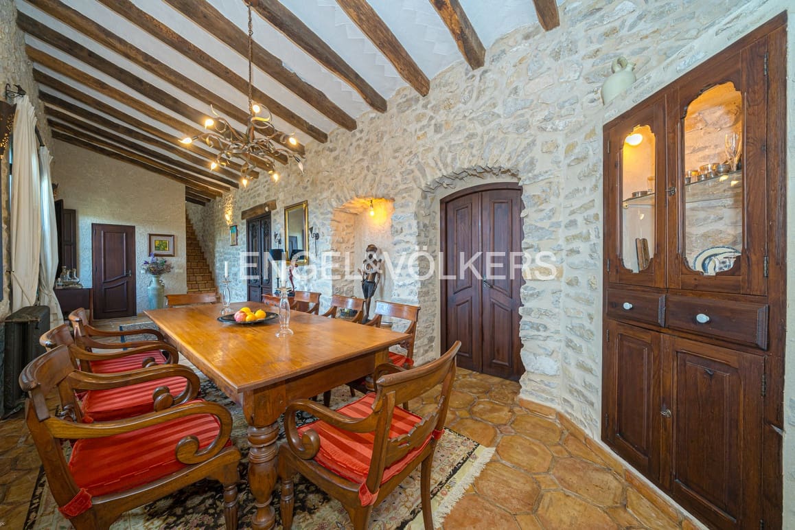 5 quarto Moradia para venda em Relleu com piscina garagem - 2 150 000 € (Ref: 8988919)