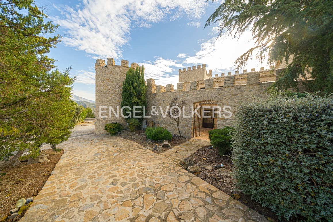 5 quarto Moradia para venda em Relleu com piscina garagem - 2 150 000 € (Ref: 8988919)