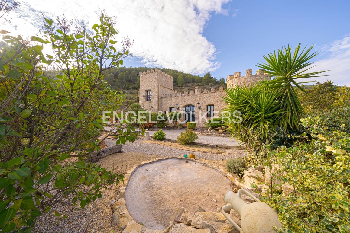 5 quarto Moradia para venda em Relleu com piscina garagem - 2 150 000 € (Ref: 8988919)