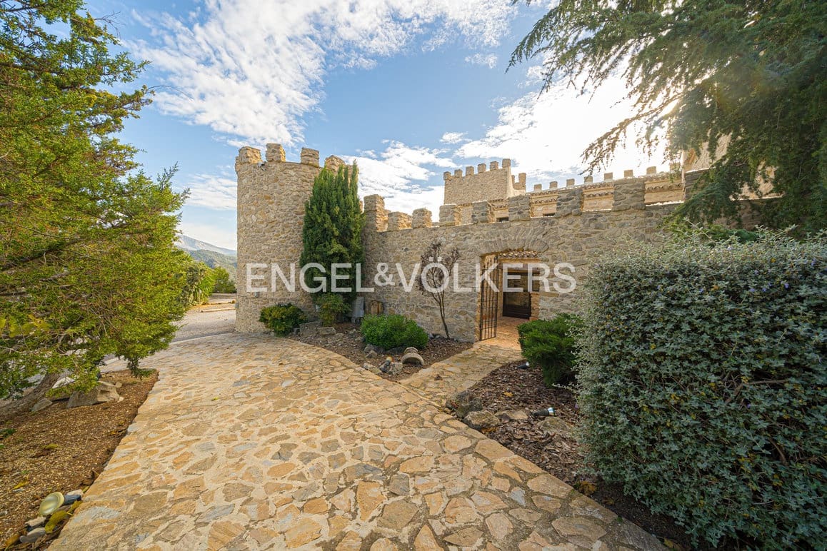 5 quarto Moradia para venda em Relleu com piscina garagem - 1 650 000 € (Ref: 8988919)