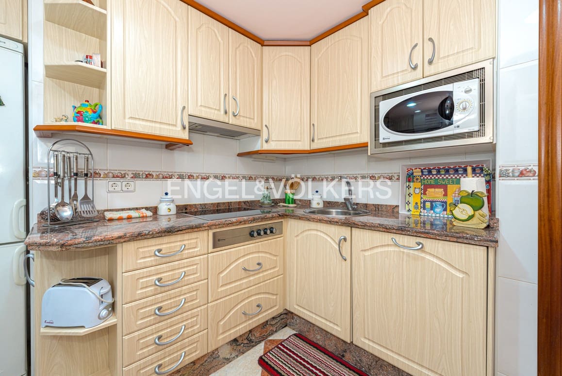 2 bedroom Apartment for sale in Benidorm with pool garage - € 370,000 (Ref: 9004067)