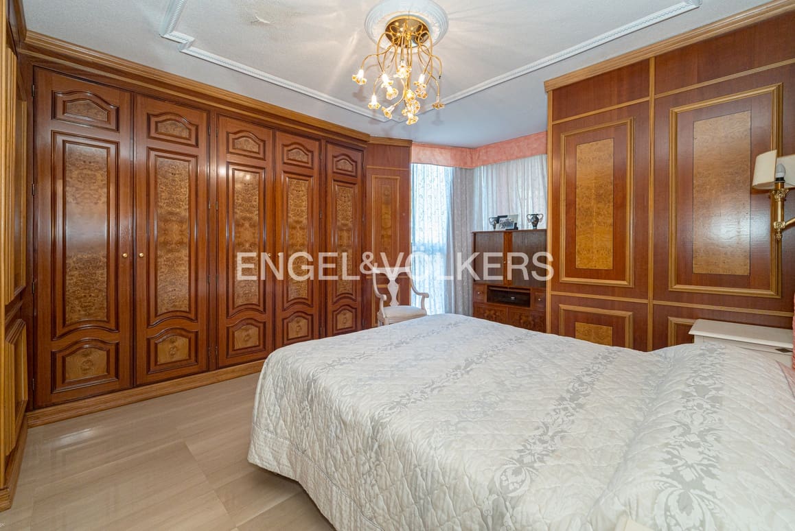 2 bedroom Apartment for sale in Benidorm with pool garage - € 370,000 (Ref: 9004067)