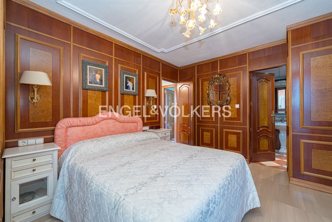 2 bedroom Apartment for sale in Benidorm with pool garage - € 370,000 (Ref: 9004067)