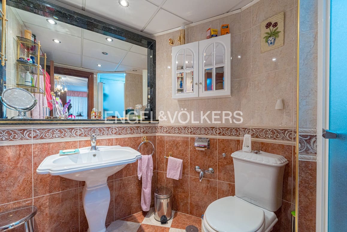 2 bedroom Apartment for sale in Benidorm with pool garage - € 370,000 (Ref: 9004067)