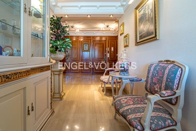 2 bedroom Apartment for sale in Benidorm with pool garage - € 370,000 (Ref: 9004067)