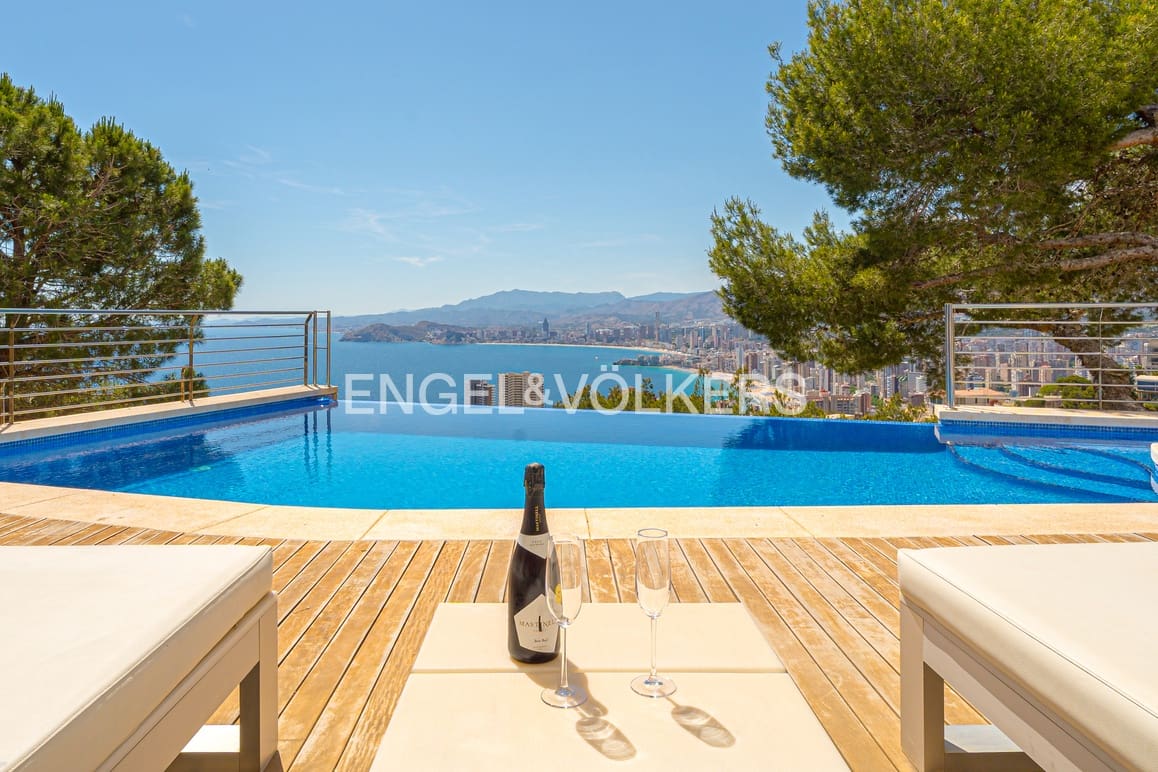 5 soveværelse Villa til salg i Benidorm med swimmingpool garage - € 1.850.000 (Ref: 9009796)