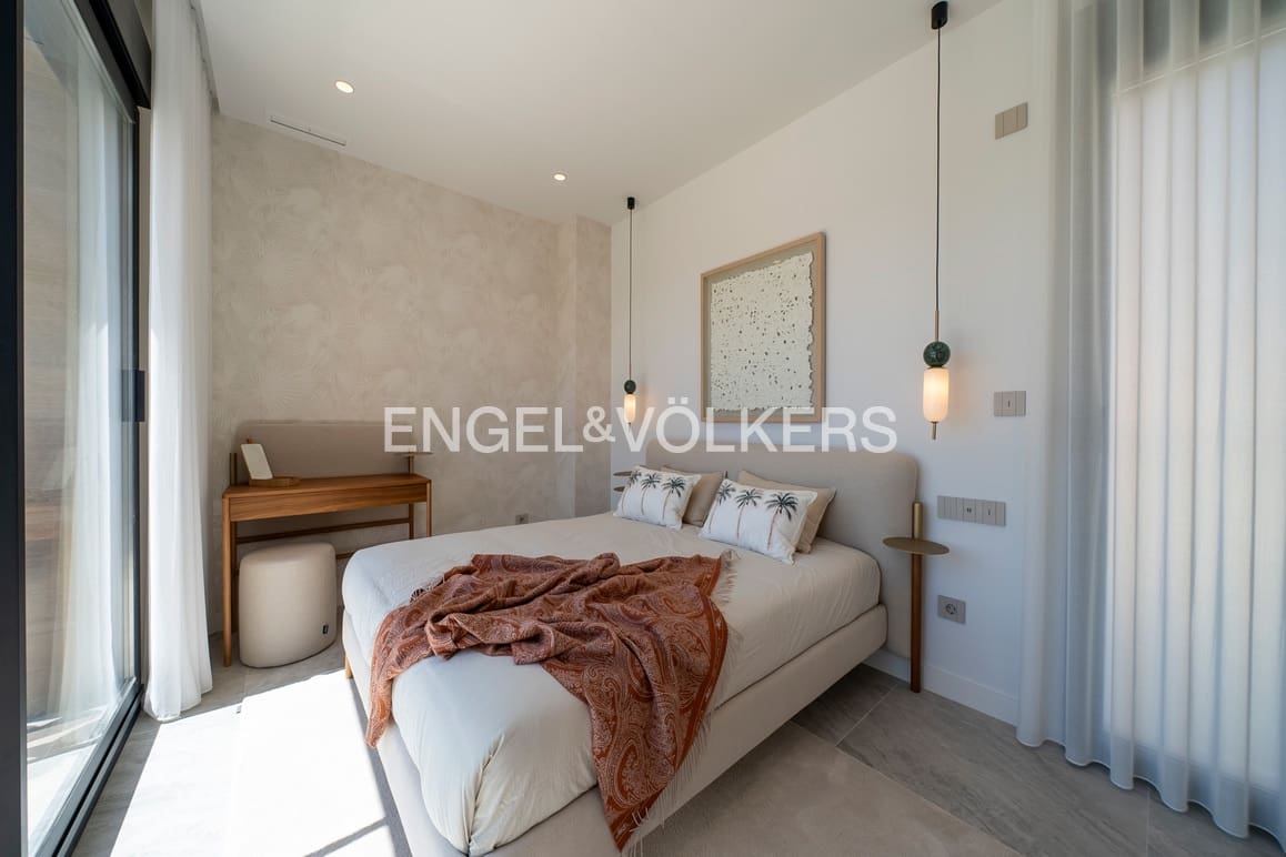 4 bedroom Villa for sale in Finestrat with pool garage - € 1,350,000 (Ref: 9044024)