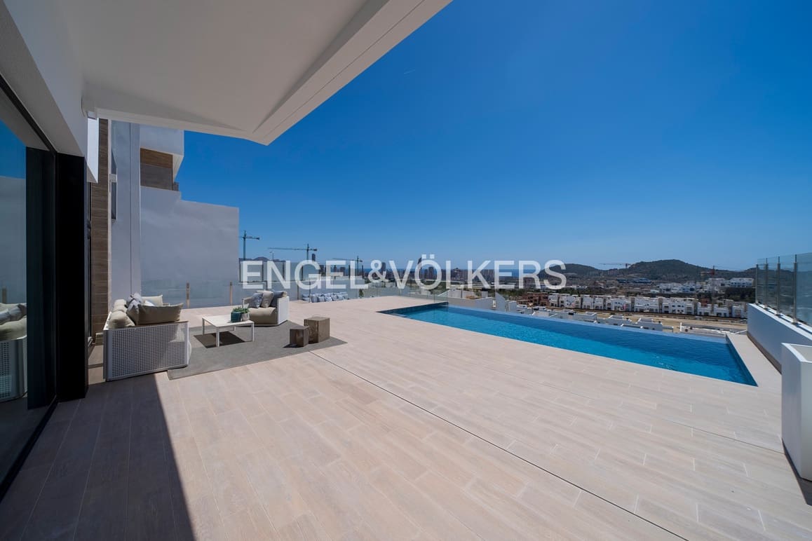 4 bedroom Villa for sale in Finestrat with pool garage - € 1,350,000 (Ref: 9044024)