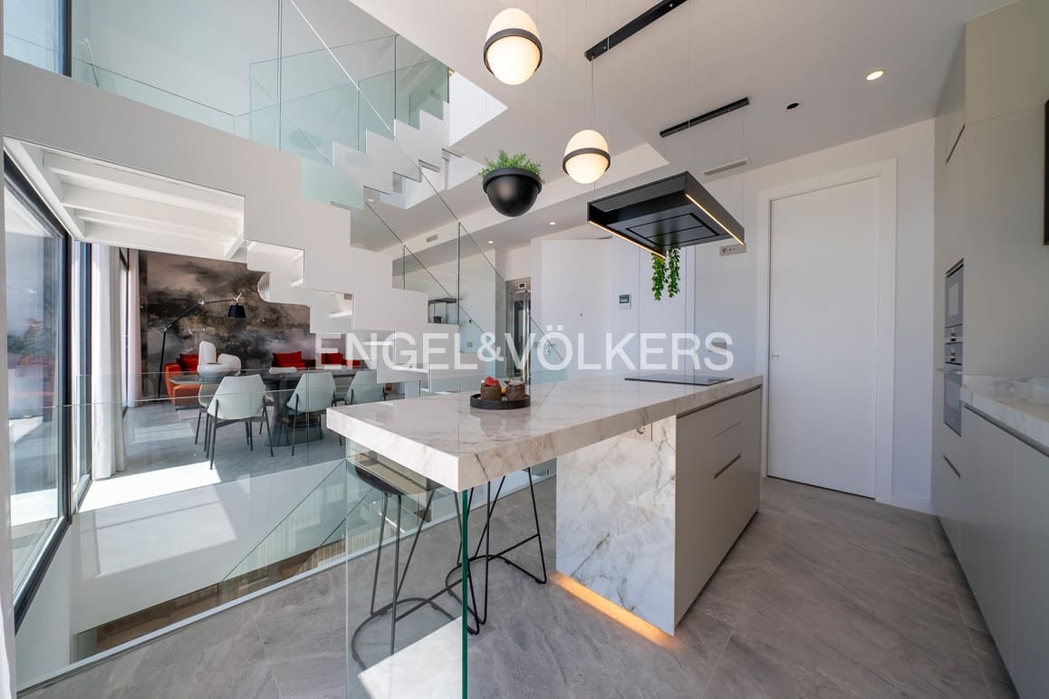 4 bedroom Villa for sale in Finestrat with pool garage - € 1,350,000 (Ref: 9044024)