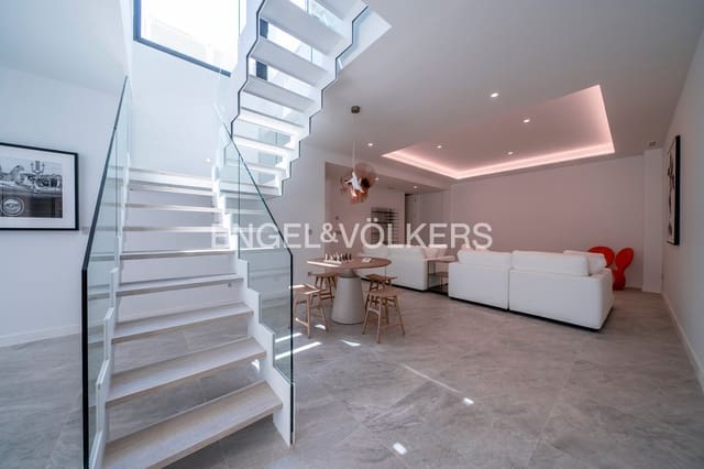 Chalet de 4 habitaciones en Finestrat Pueblo, Finestrat en venta con piscina garaje - 1.350.000 € (Ref: 9044024)