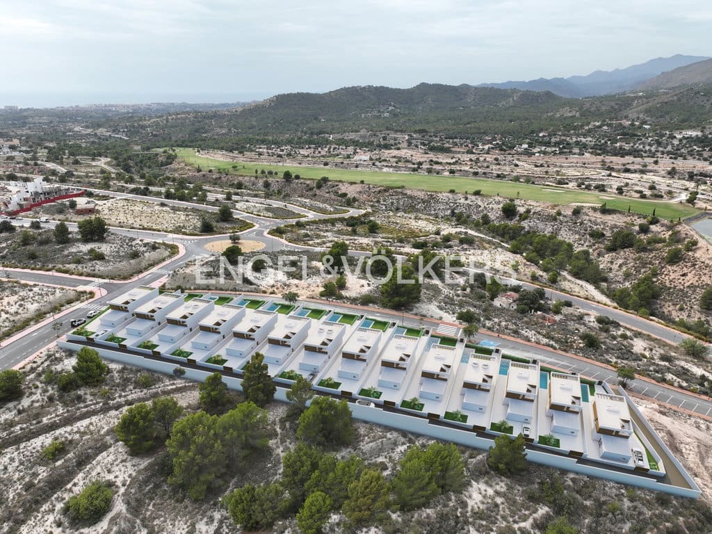 3 bedroom Villa for sale in Finestrat with pool garage - € 605,000 (Ref: 9046362)