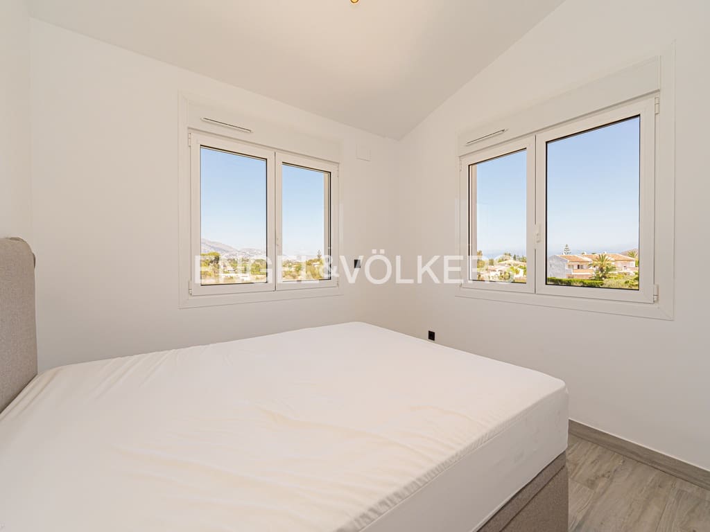 4 makuuhuone Huvila myytävänä paikassa Alfaz del Pi / L'Alfas del Pi mukana uima-altaan 
autotalli - 1 195 000 € (Ref: 9050144)