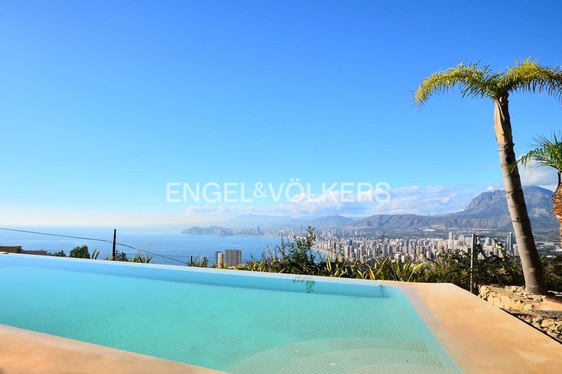 4 soveværelse Villa til salg i Benidorm med swimmingpool garage - € 4.000.000 (Ref: 9057010)