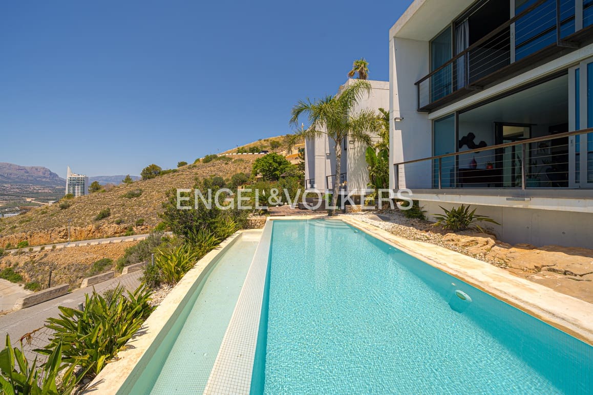 4 soveværelse Villa til salg i Benidorm med swimmingpool garage - € 4.000.000 (Ref: 9057010)