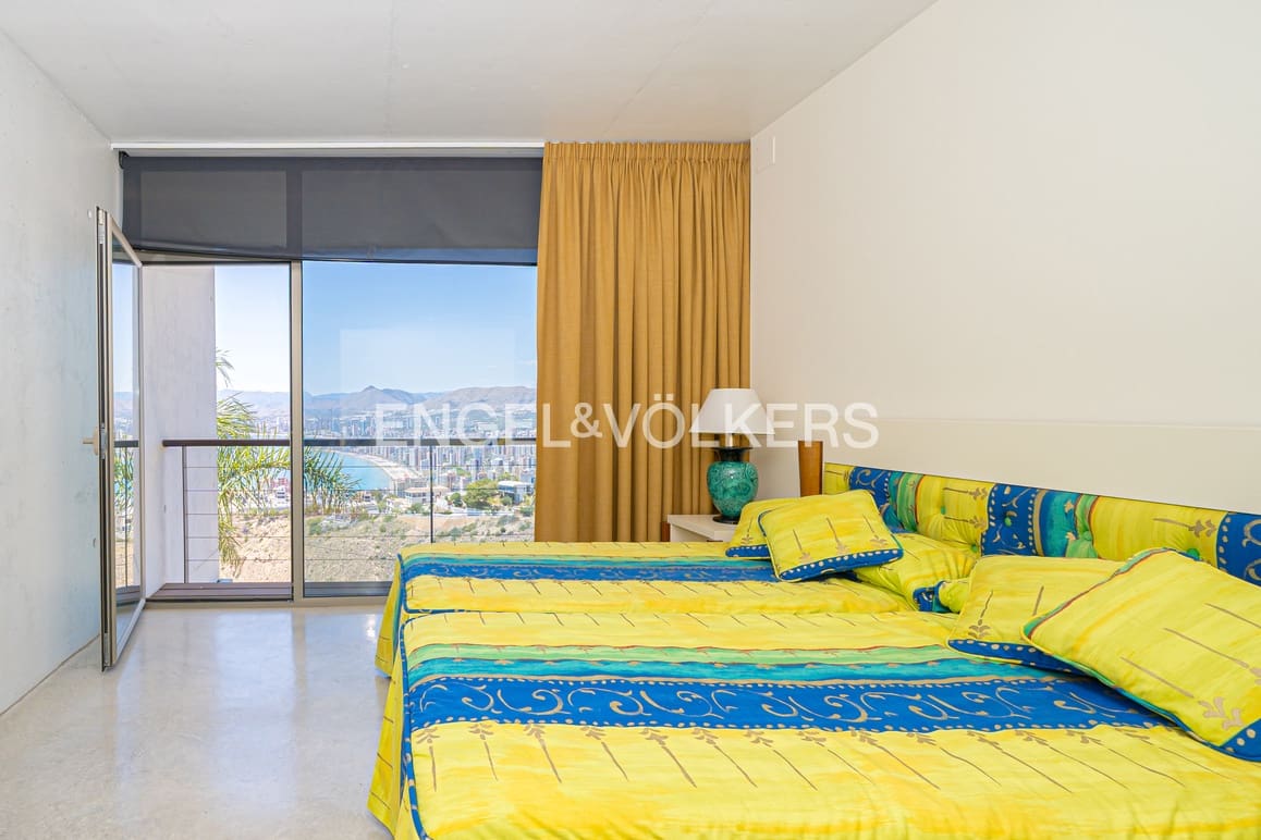 4 soveværelse Villa til salg i Benidorm med swimmingpool garage - € 4.000.000 (Ref: 9057010)