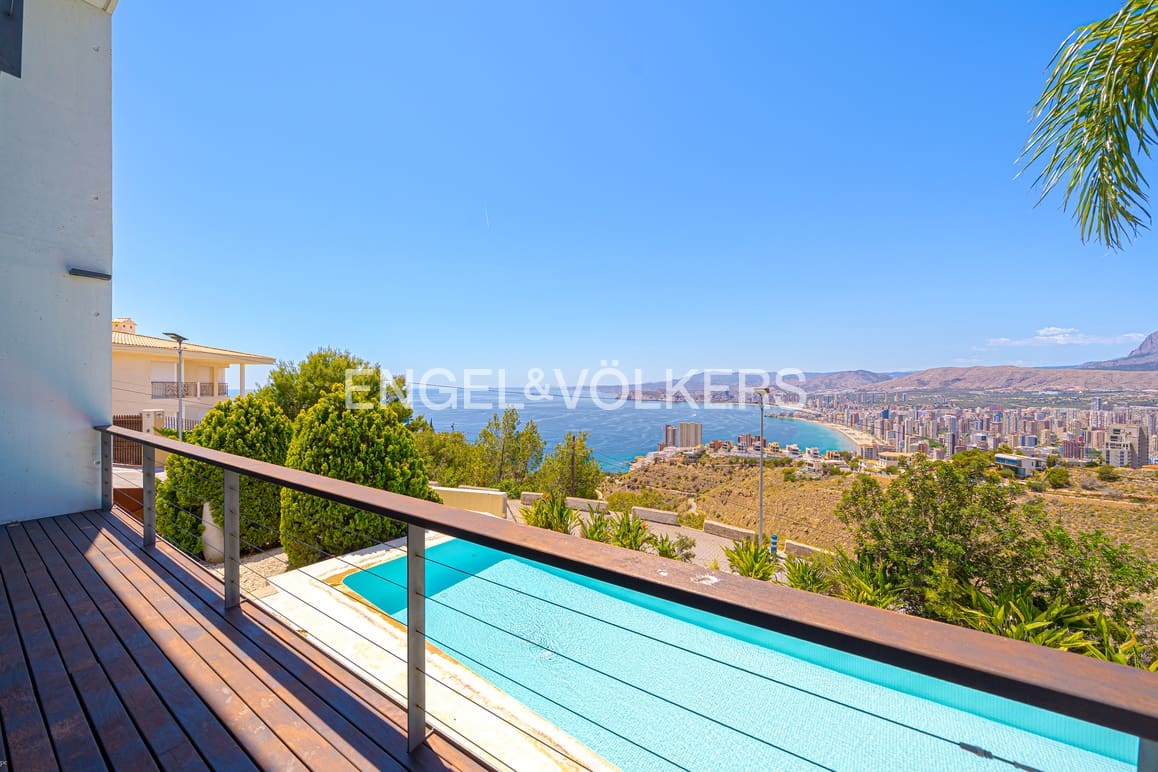 4 soveværelse Villa til salg i Benidorm med swimmingpool garage - € 4.000.000 (Ref: 9057010)