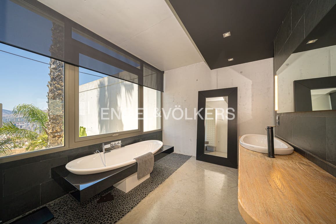 4 soveværelse Villa til salg i Benidorm med swimmingpool garage - € 4.000.000 (Ref: 9057010)