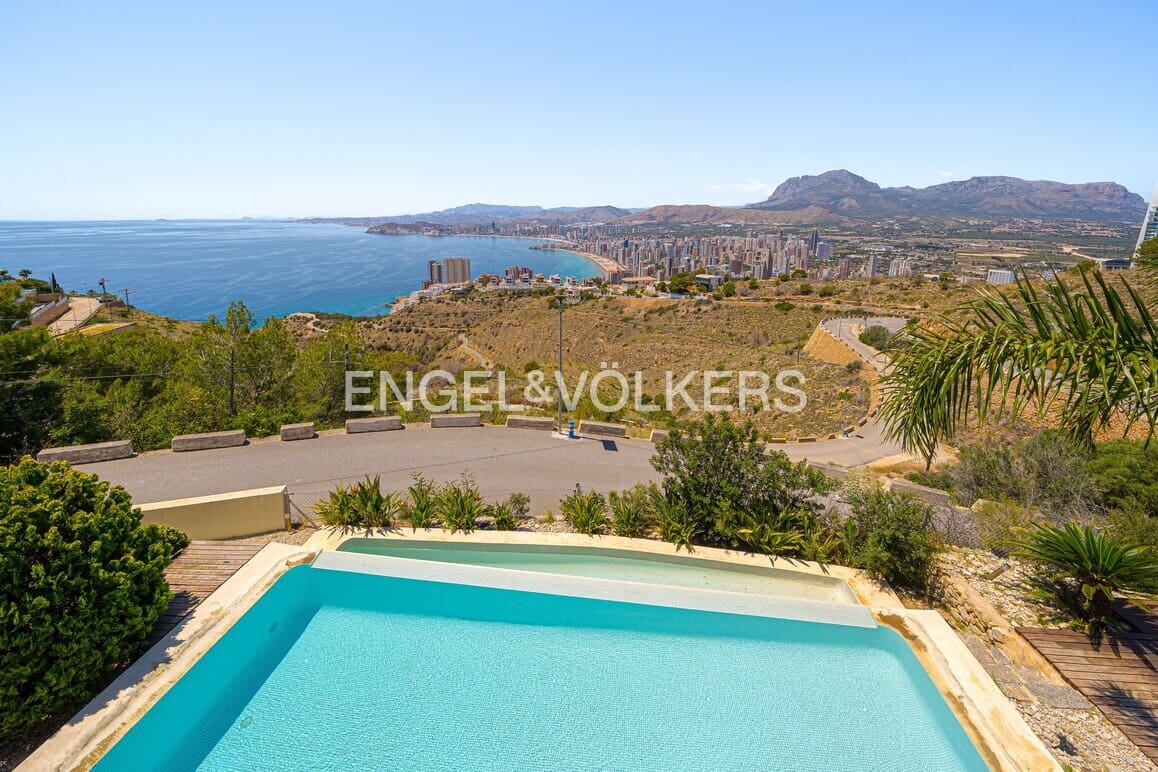4 soveværelse Villa til salg i Benidorm med swimmingpool garage - € 4.000.000 (Ref: 9057010)
