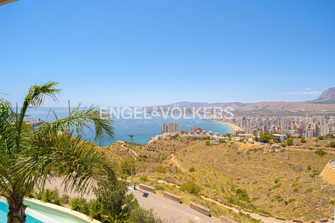 4 soveværelse Villa til salg i Benidorm med swimmingpool garage - € 4.000.000 (Ref: 9057010)