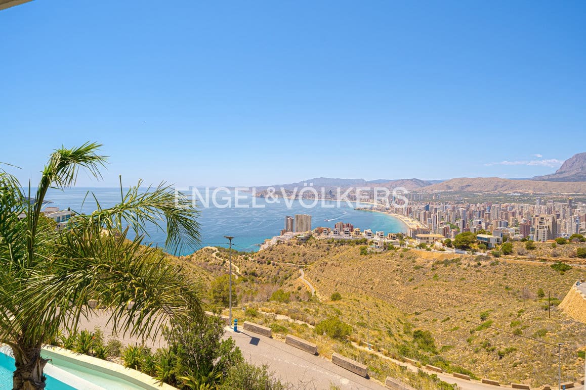 4 Zimmer Villa zu verkaufen in Benidorm mit Pool Garage - 4.000.000 € (Ref: 9057010)