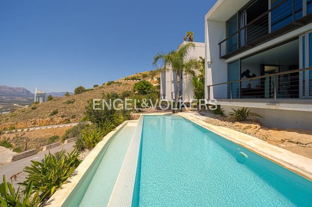4 Zimmer Villa zu verkaufen in Juzgados - Plaza de Toros, Benidorm mit Pool Garage - 4.000.000 € (Ref: 9057010)