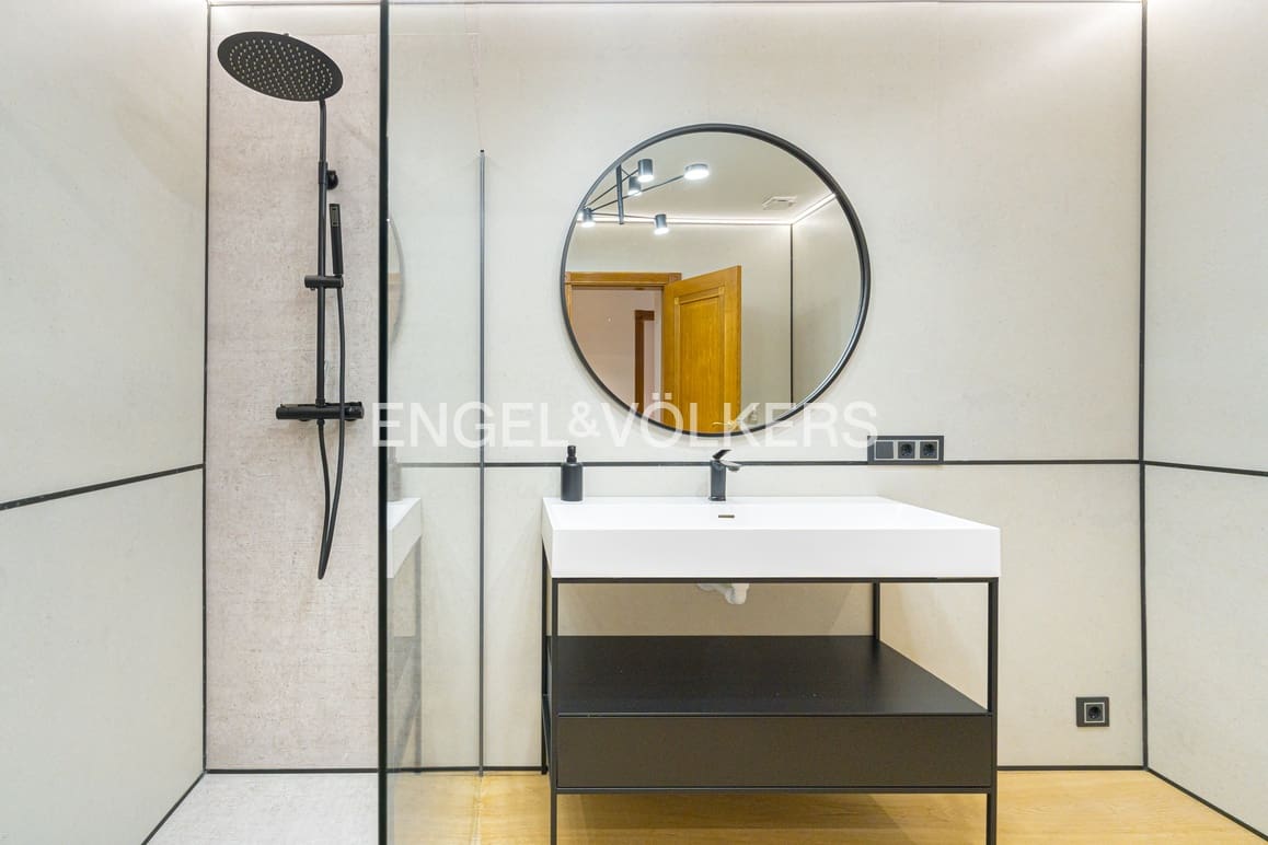 5 bedroom Villa for sale in Guadalest with pool garage - € 2,400,000 (Ref: 9058351)