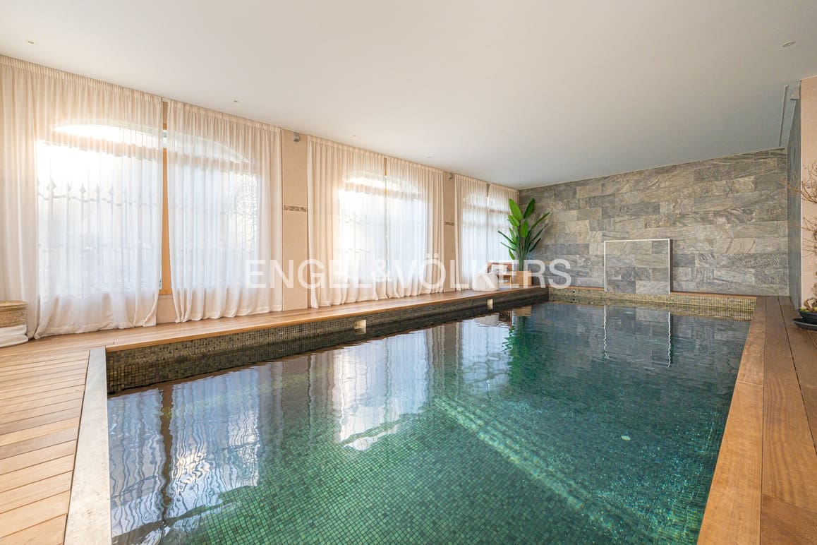 5 bedroom Villa for sale in Guadalest with pool garage - € 2,400,000 (Ref: 9058351)