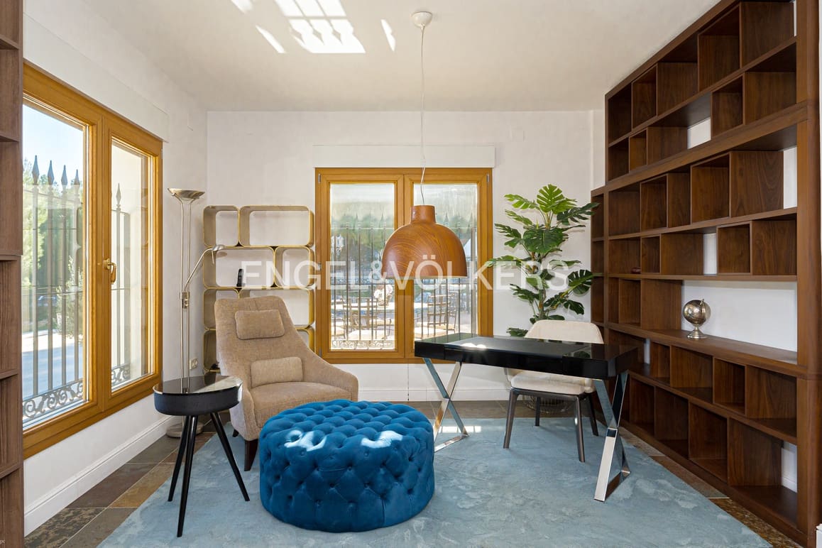 5 bedroom Villa for sale in Guadalest with pool garage - € 2,400,000 (Ref: 9058351)