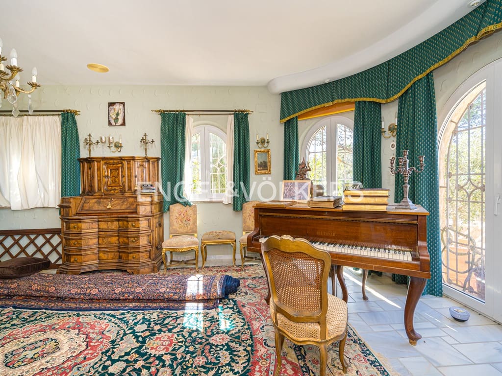 5 bedroom Villa for sale in Finestrat with pool garage - € 1,290,000 (Ref: 9064534)