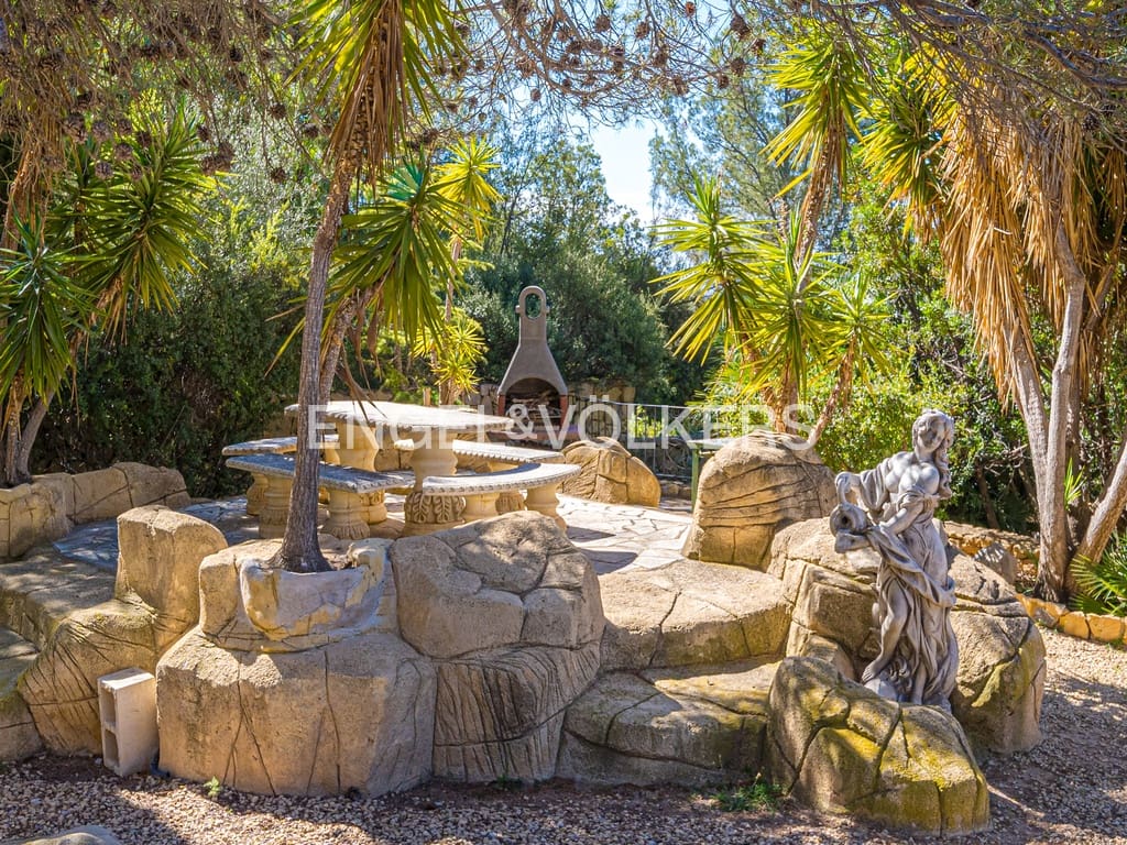 5 bedroom Villa for sale in Finestrat with pool garage - € 1,290,000 (Ref: 9064534)