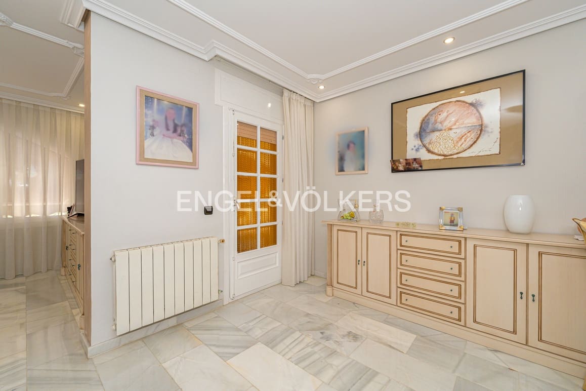 12 makuuhuone Huvila myytävänä paikassa Albir mukana uima-altaan 
autotalli - 1 250 000 € (Ref: 9076911)