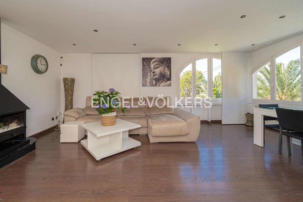 12 makuuhuone Huvila myytävänä paikassa Albir mukana uima-altaan 
autotalli - 1 250 000 € (Ref: 9076911)