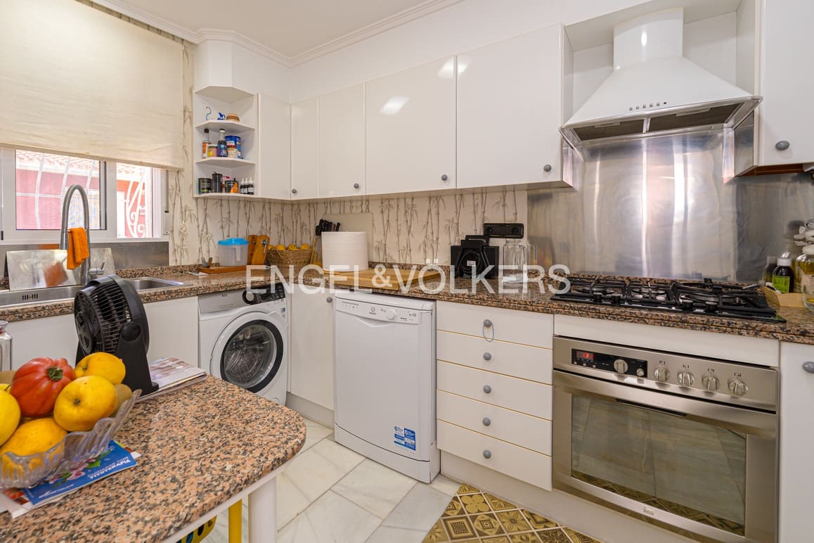 12 makuuhuone Huvila myytävänä paikassa Albir mukana uima-altaan 
autotalli - 1 250 000 € (Ref: 9076911)