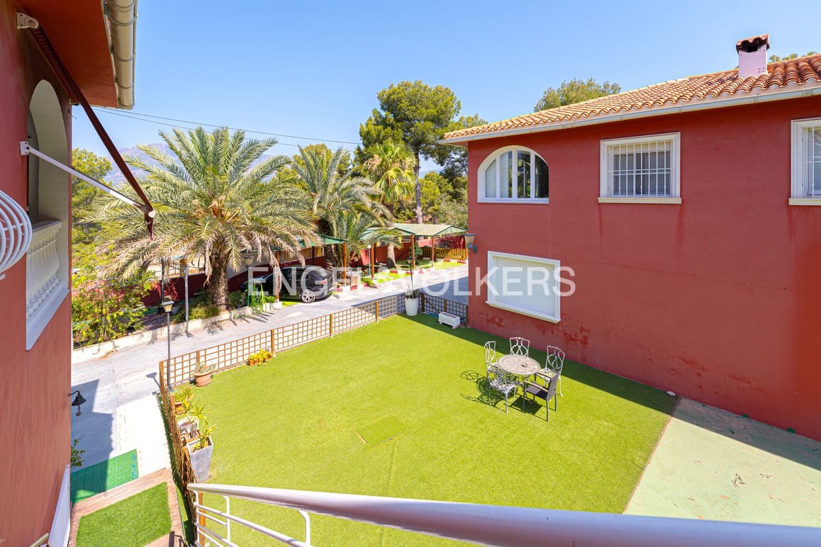 12 makuuhuone Huvila myytävänä paikassa Albir mukana uima-altaan 
autotalli - 1 250 000 € (Ref: 9076911)