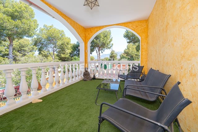 12 makuuhuone Huvila myytävänä paikassa Albir, Alfaz del Pi / L'Alfàs del Pi mukana uima-altaan 
autotalli - 1 250 000 € (Ref: 9076911)