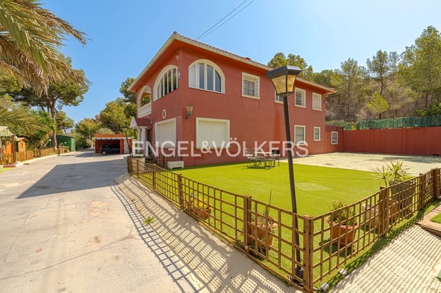 12 makuuhuone Huvila myytävänä paikassa Albir, Alfaz del Pi / L'Alfàs del Pi mukana uima-altaan 
autotalli - 1 250 000 € (Ref: 9076911)