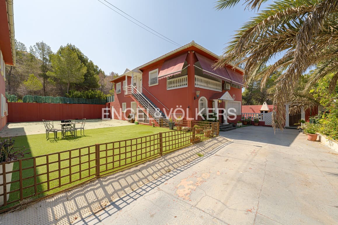 12 makuuhuone Huvila myytävänä paikassa Albir mukana uima-altaan 
autotalli - 1 250 000 € (Ref: 9076911)