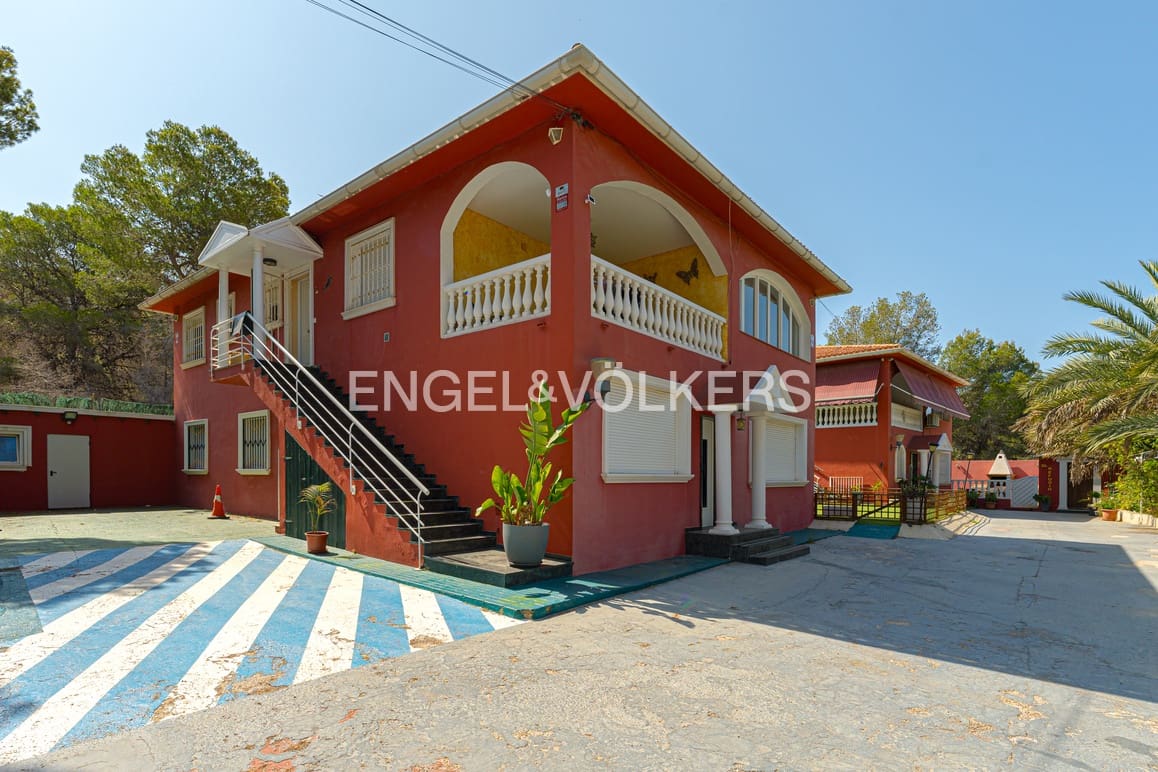 12 makuuhuone Huvila myytävänä paikassa Albir mukana uima-altaan 
autotalli - 1 250 000 € (Ref: 9076911)