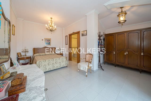 4 quarto Apartamento para venda em Benidorm com piscina - 600 000 € (Ref: 9086211)