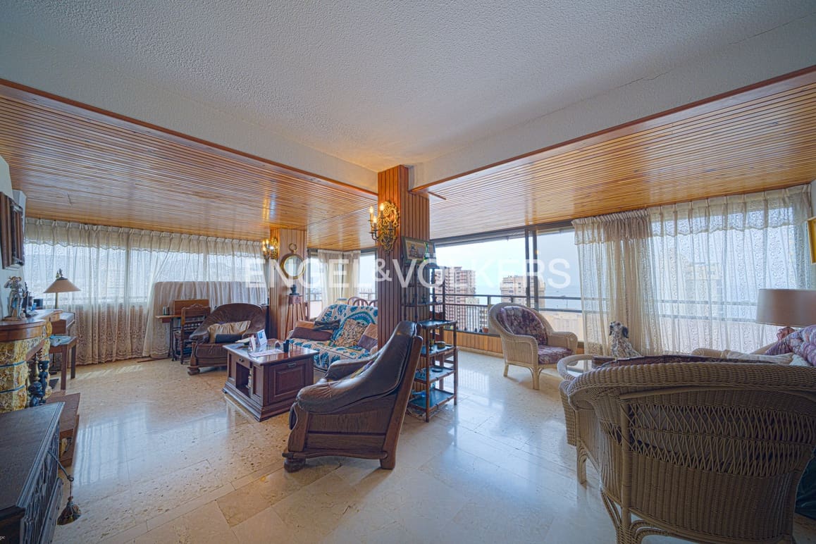 4 soveværelse Lejlighed til salg i Benidorm med swimmingpool - € 600.000 (Ref: 9086211)