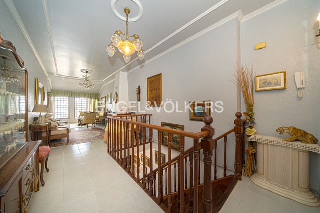 4 quarto Apartamento para venda em Benidorm com piscina - 600 000 € (Ref: 9086211)