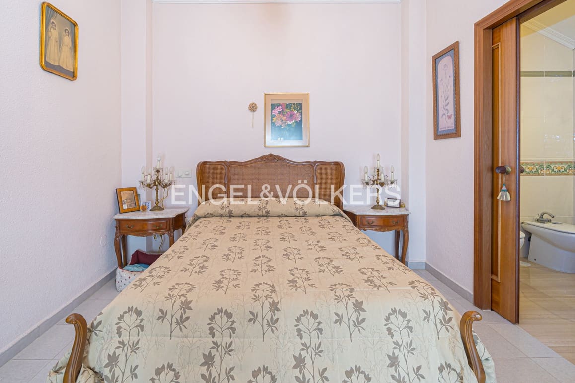 4 soveværelse Lejlighed til salg i Benidorm med swimmingpool - € 600.000 (Ref: 9086211)