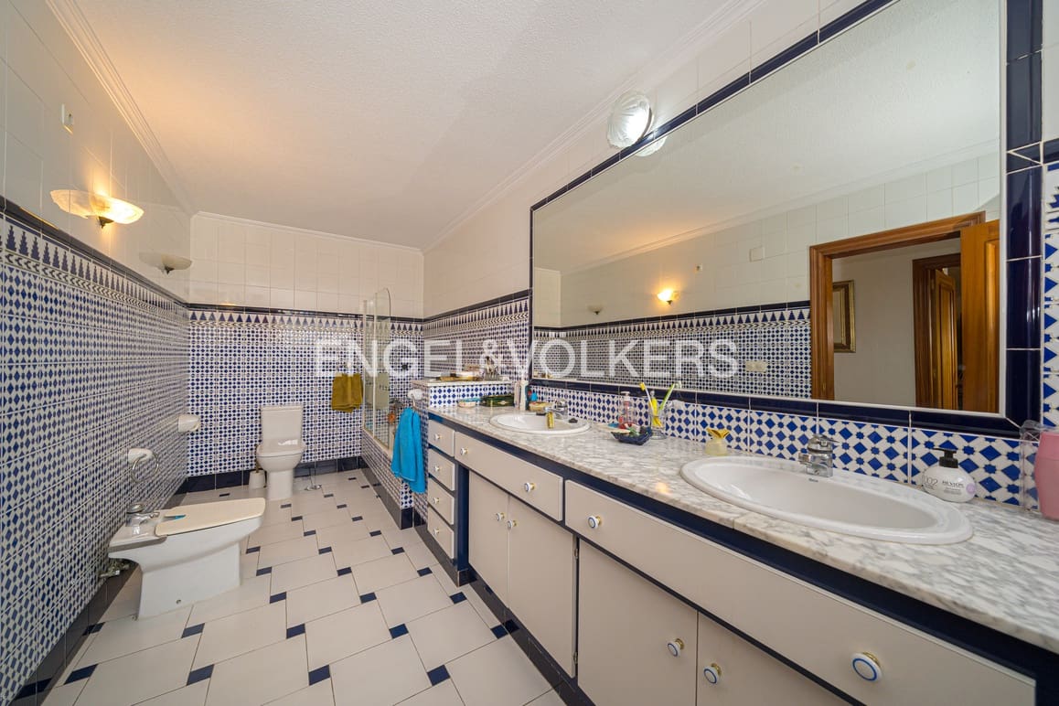 4 soveværelse Lejlighed til salg i Benidorm med swimmingpool - € 600.000 (Ref: 9086211)