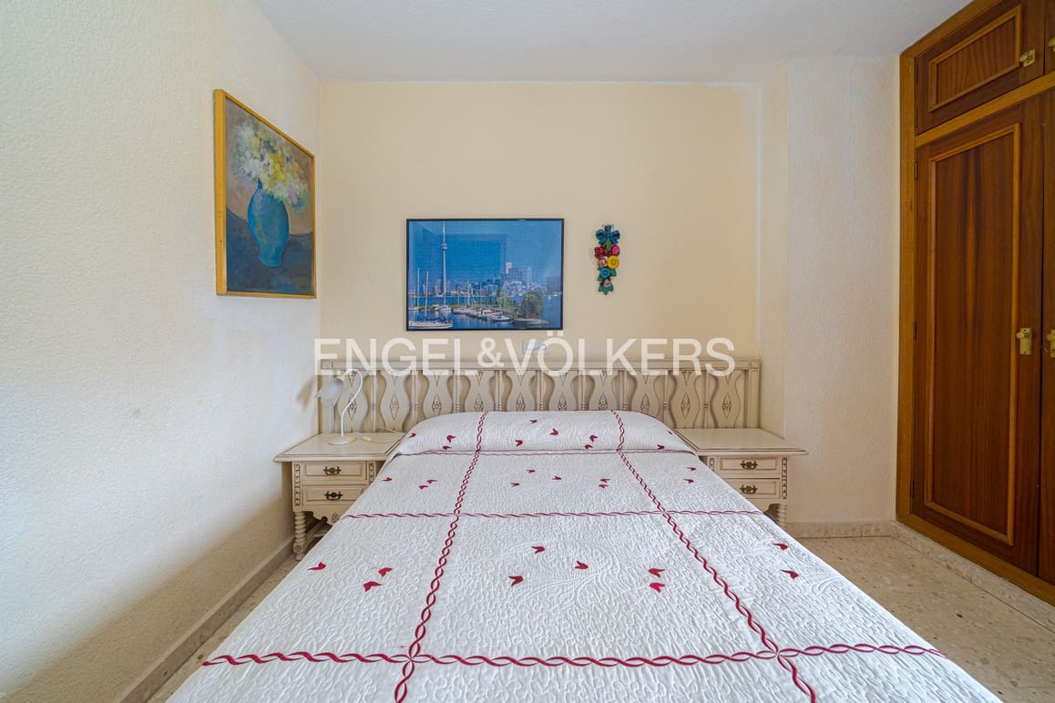 4 soveværelse Lejlighed til salg i Benidorm med swimmingpool - € 600.000 (Ref: 9086211)