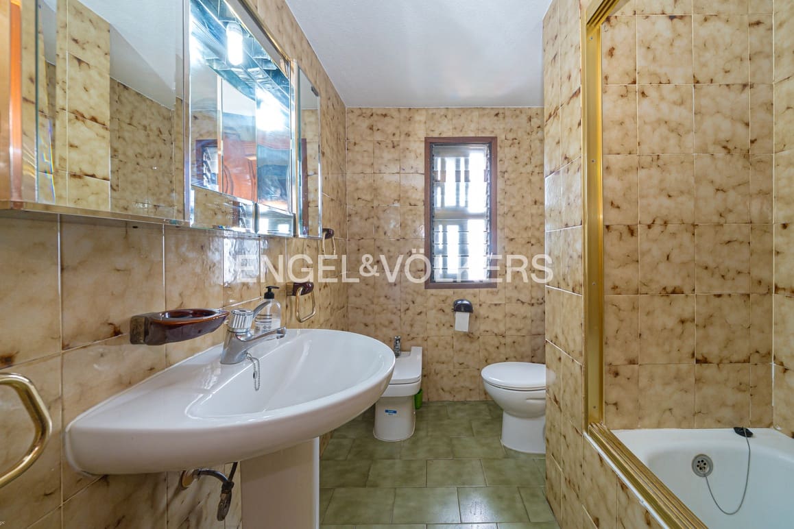 4 soveværelse Lejlighed til salg i Benidorm med swimmingpool - € 600.000 (Ref: 9086211)