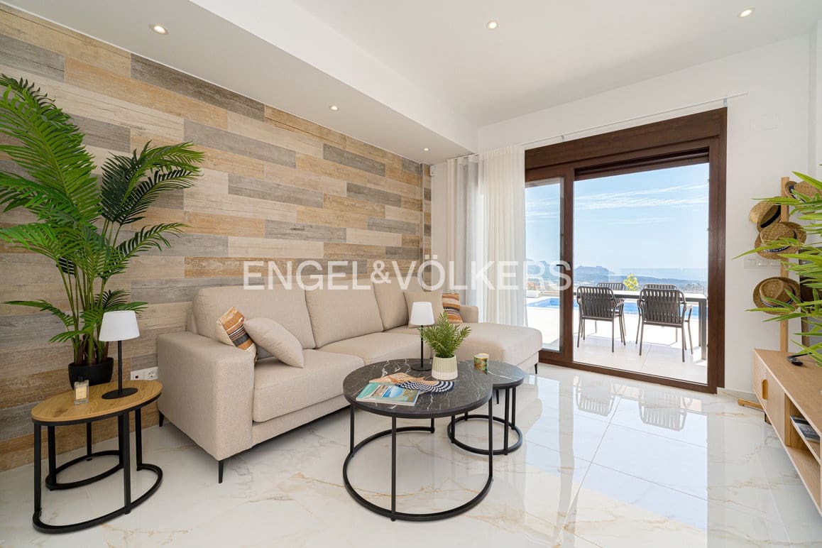 3 bedroom Villa for sale in Polop with pool garage - € 598,000 (Ref: 9109227)