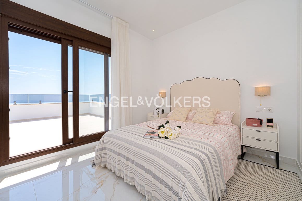 3 bedroom Villa for sale in Polop with pool garage - € 598,000 (Ref: 9109227)