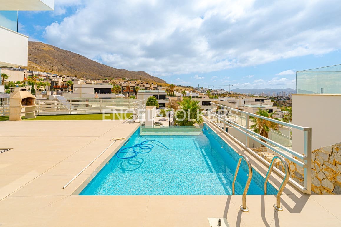 Chalet de 5 habitaciones en Finestrat en venta con piscina garaje - 875.000 € (Ref: 9125723)