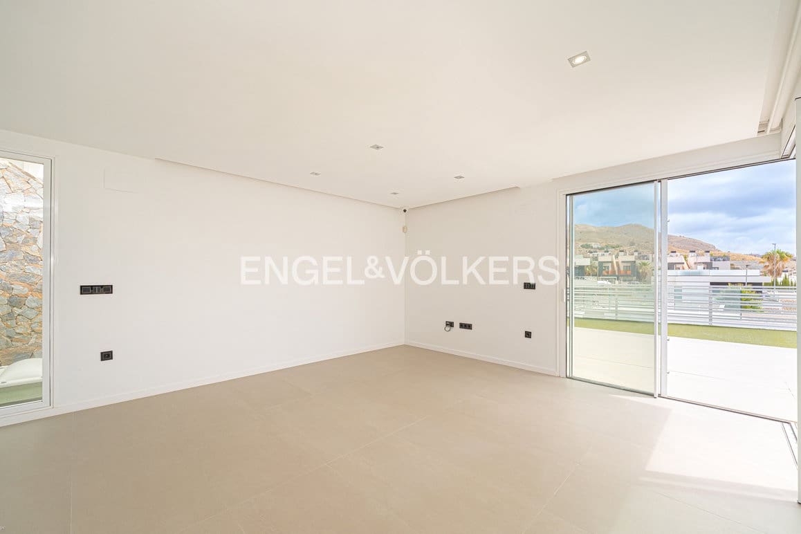 Chalet de 5 habitaciones en Finestrat en venta con piscina garaje - 875.000 € (Ref: 9125723)