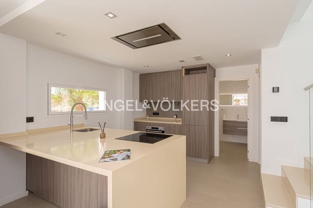 5 quarto Moradia para venda em Finestrat Pueblo, Finestrat com piscina garagem - 875 000 € (Ref: 9125723)
